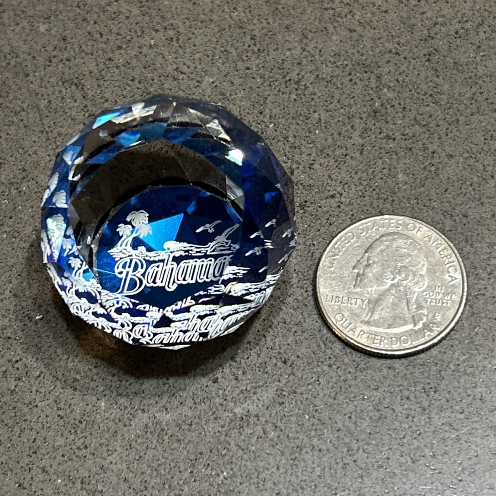 Vintage Faceted Glass Miniature Paperweight Bahamas Souvenir Gift Great Cond‎